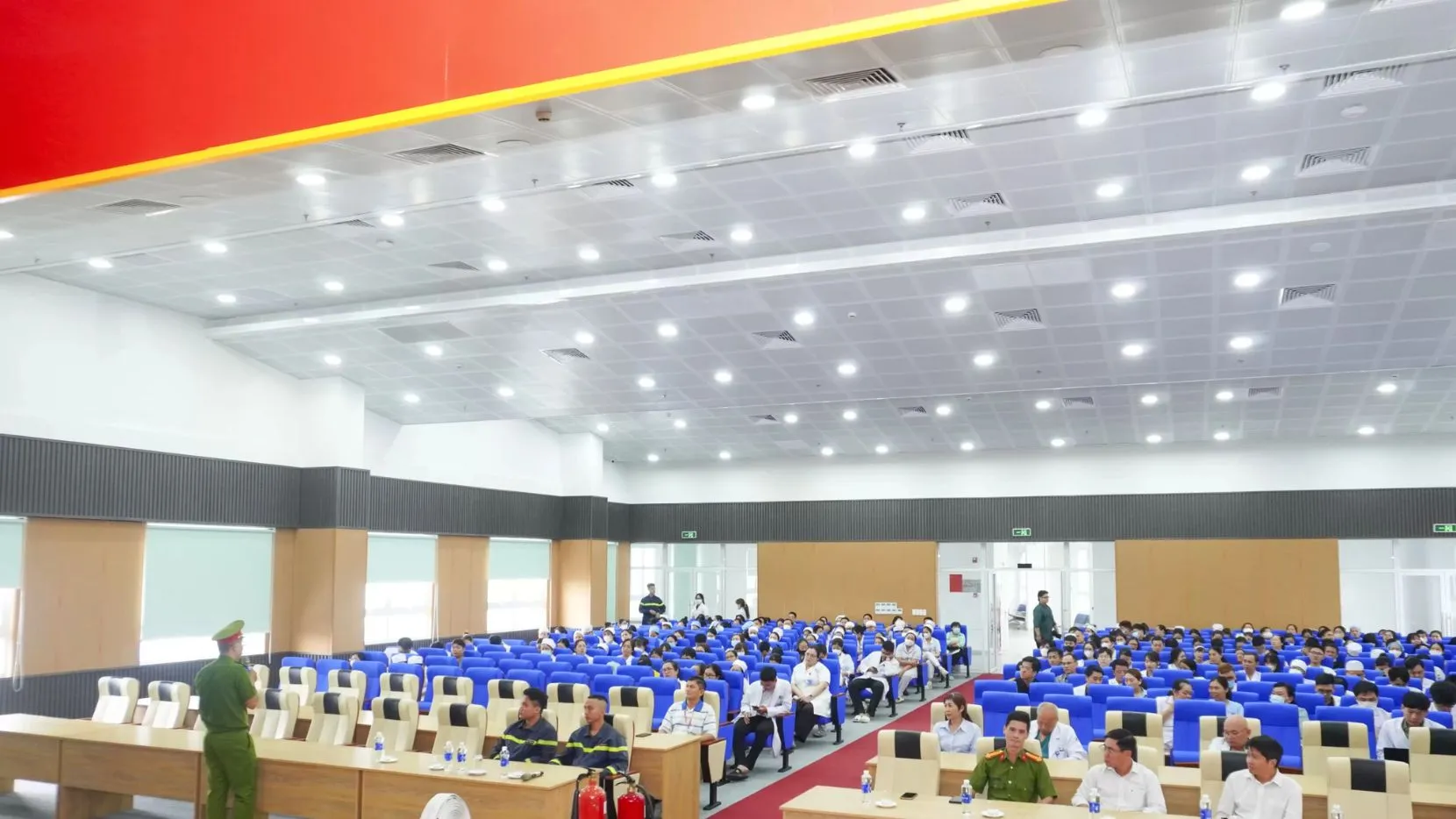 Diễn tập PCCC Bệnh Viện An Bình 2025 3 Cán bộ phòng PC07 tuyên truyền kiến thức và kỹ năng PCCC tại Bệnh Viện An Bình