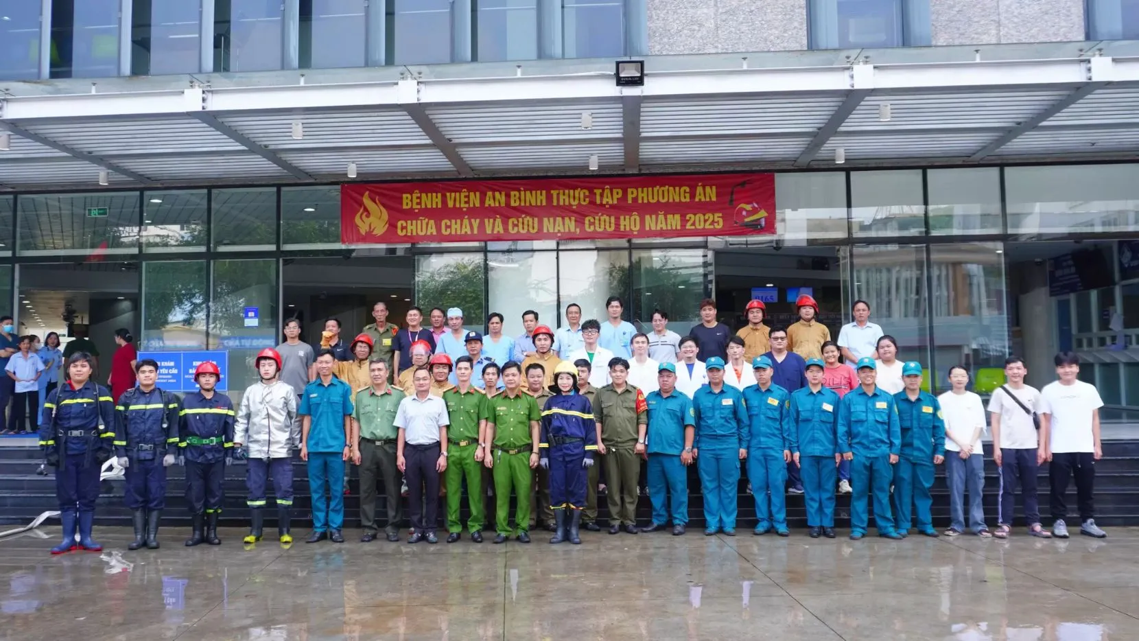 Diễn tập PCCC Bệnh Viện An Bình 2025 15 Toàn cảnh buổi tập huấn lý thuyết PCCC bệnh viện An Bình - Diễn tập PCCC tại Bệnh Viện An Bình